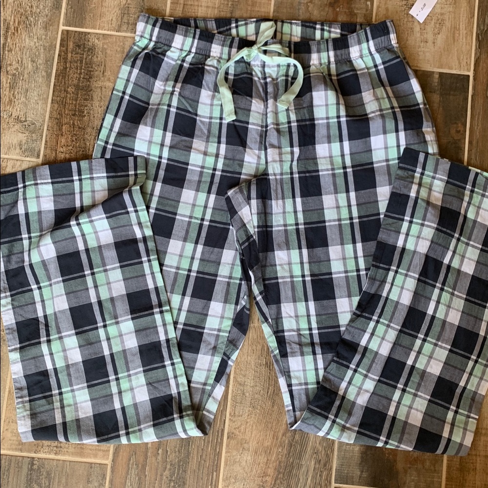 ✨ SOLD NWT Old Navy Plaid Pajama Pants Bundle - Picture 7 of 10